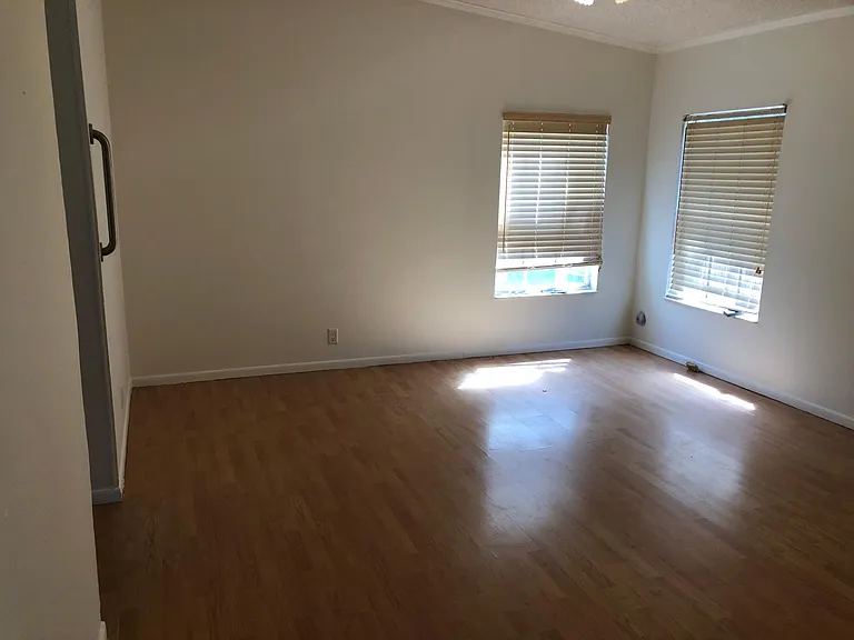 25724 SW 46th Ave — Photo 16