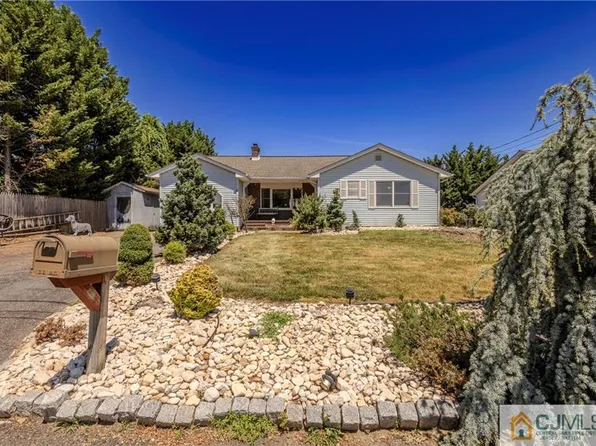 8 Elliot Pl, Jamesburg, NJ 08831