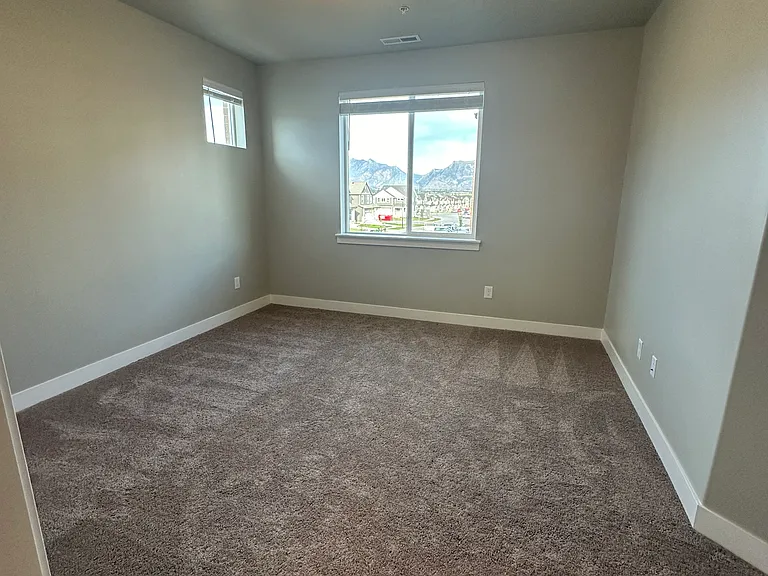 1087 N Sawtooth Way #GG203 — Photo 18