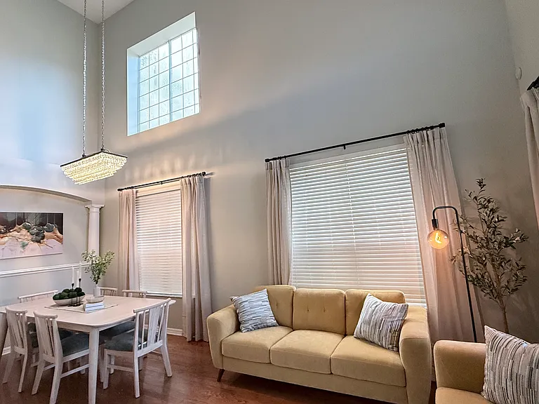 5016 Bridgeway Ln — Photo 3