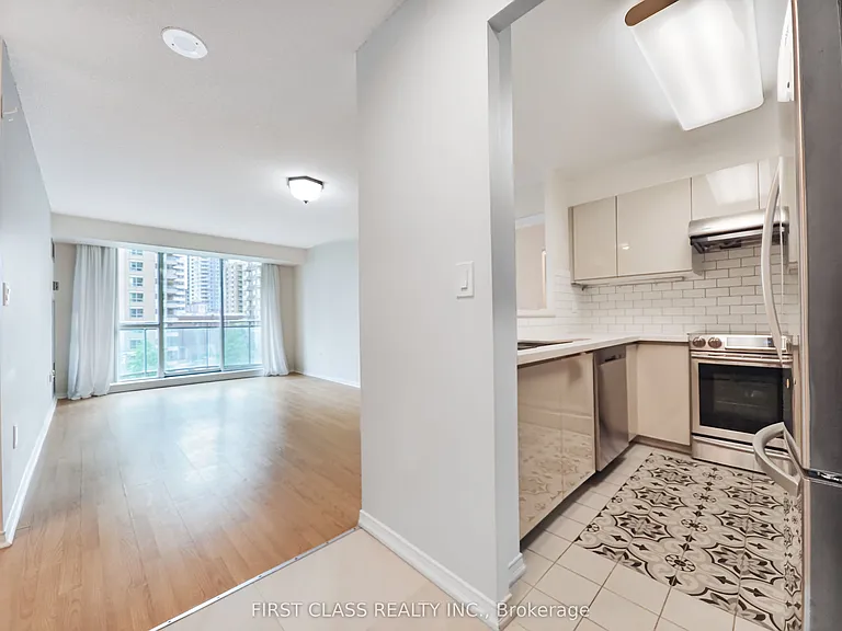 8 Pemberton Ave #606 — Photo 7