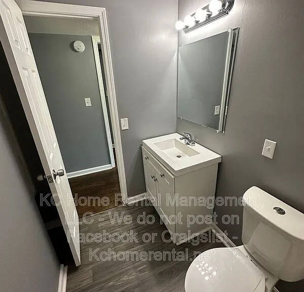3124 N 55th St #B — Photo 14