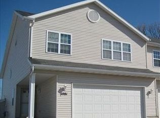 1081 N Pine St, Sun Prairie, WI 53590