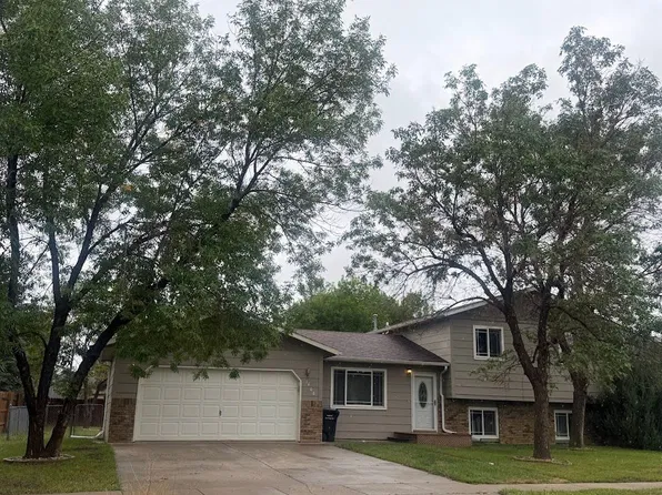 1408 Copperdale Dr, Rapid City, SD 57703