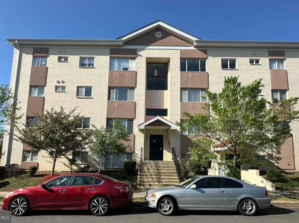 5000 Call Pl SE APT 403, Washington, DC 20019