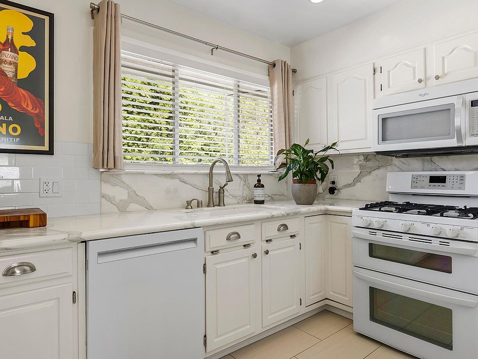 1st image of 1079 S Orange Grove Blvd