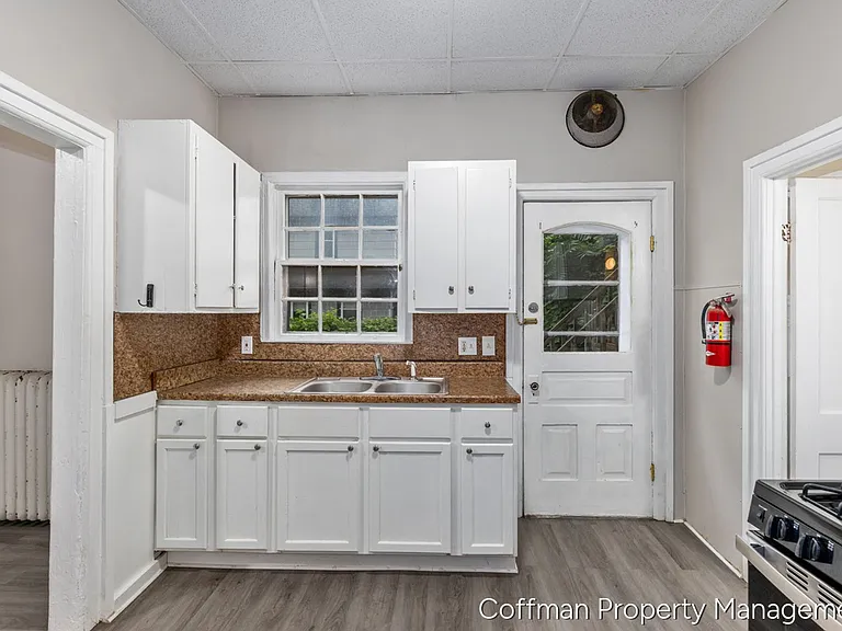 1545 Queen Ave NE — Photo 11