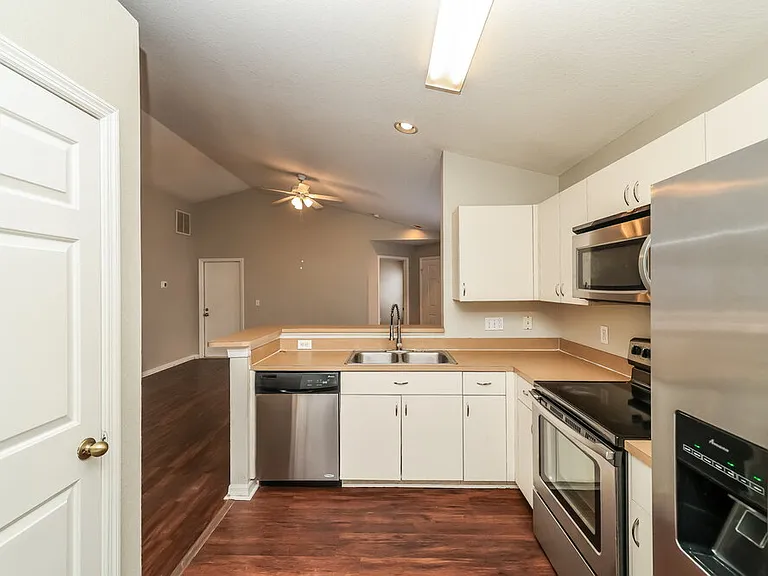 10523 Lakeside Vista Dr — Photo 5