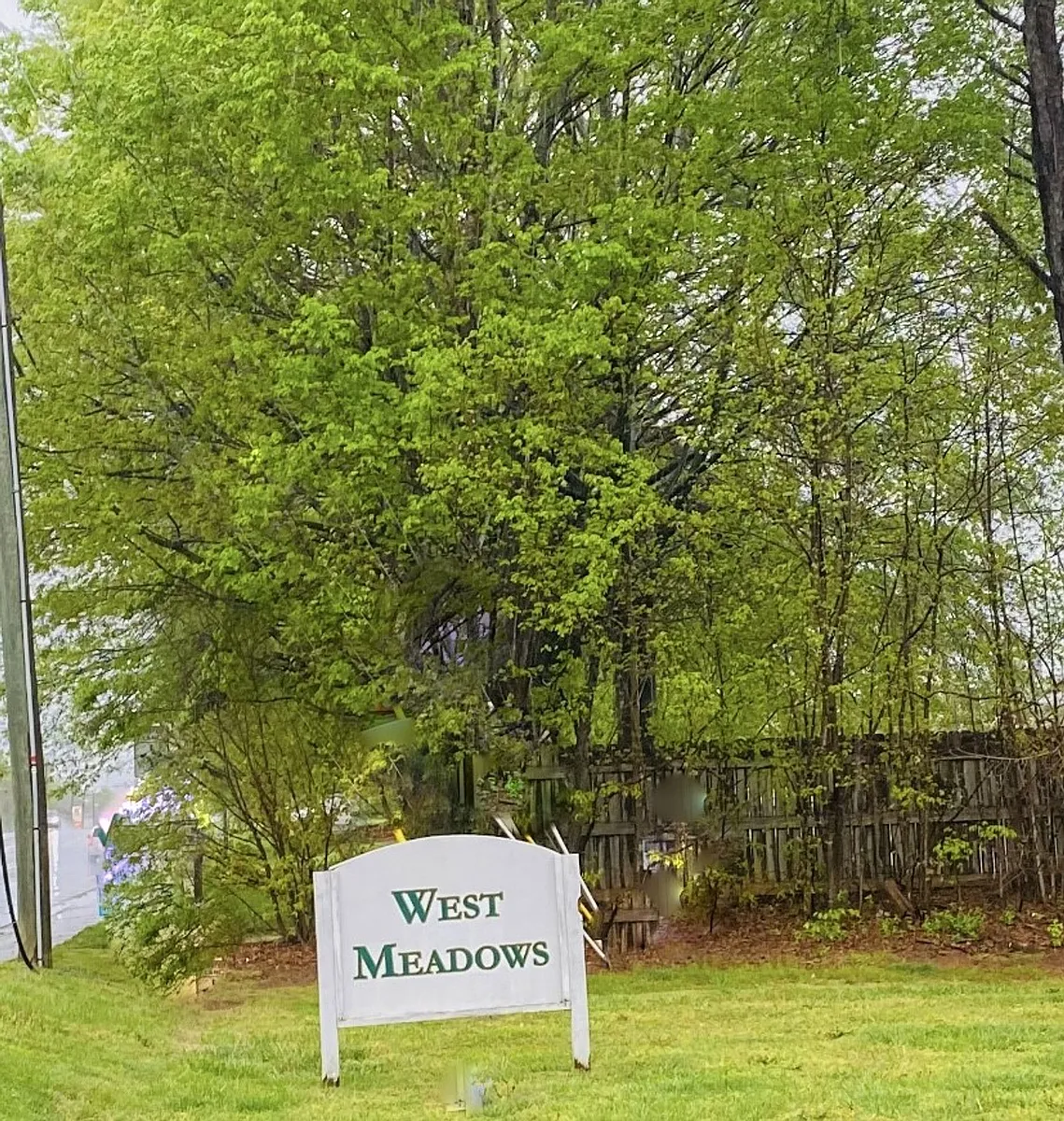 Building Photo - West Meadows