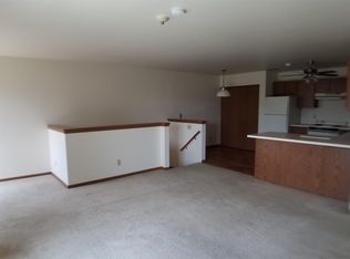 W168 S7604 Gregory Dr - G, Muskego, WI 53150