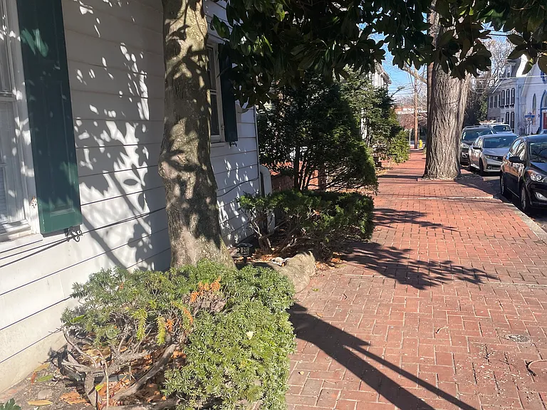 635 S Front St — Photo 11