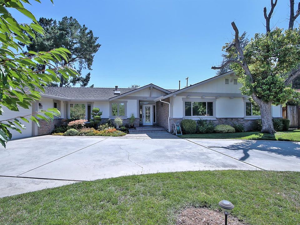 1st image of 13066 Cumberland Dr