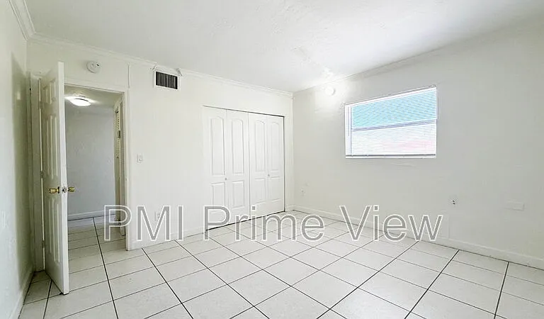 1245 W 24th St #208 — Photo 16