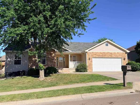 516 Harland Dr, Manhattan, KS 66503