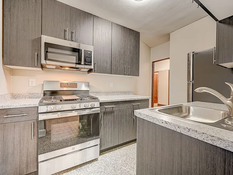 3124 W National Ave — Photo 2