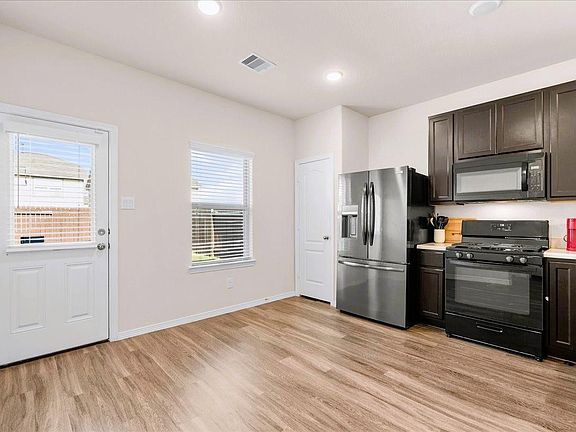 5th image of 9731 Colsterdale Ct