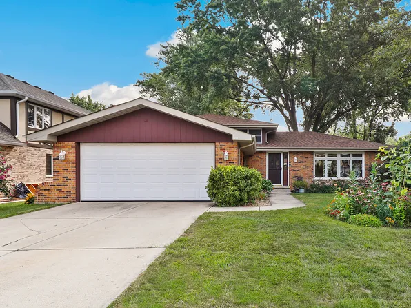 10153 S 87th Ave, Palos Hills, IL 60465