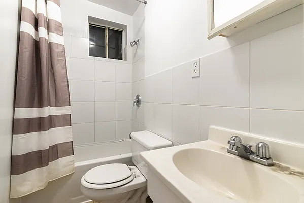 Rented by Warburg | media 4