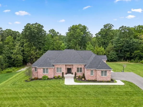 13 Bella Vista Dr, East Longmeadow, MA 01028