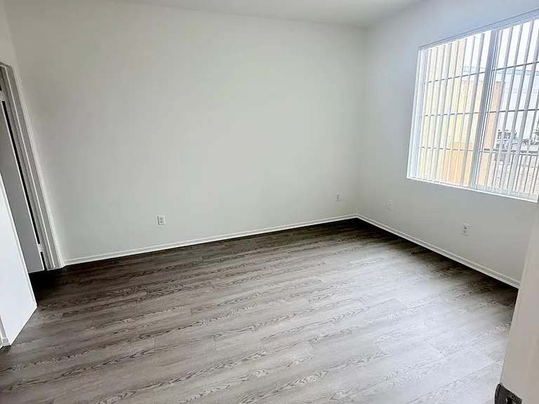 6785 Knott Ave — Photo 11