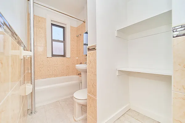 Rented by Oxford Property Group | media 9