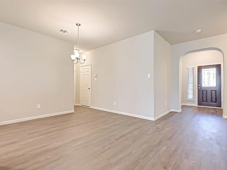 983 Golden Willow Ln — Photo 5