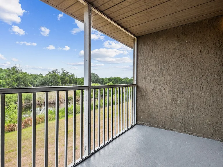 Pasco Woods Apartments — Photo 36