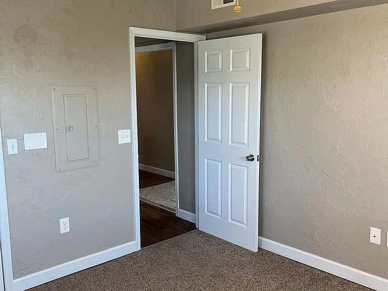 Elm Terrace Apartments — Photo 43