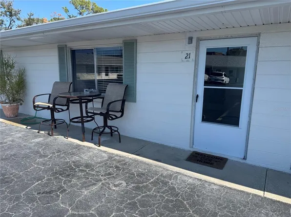 525 Manatee Ct APT 21, Venice, FL 34285