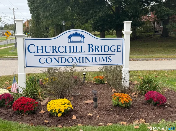42 Churchill Drive #42, Newington, CT 06111