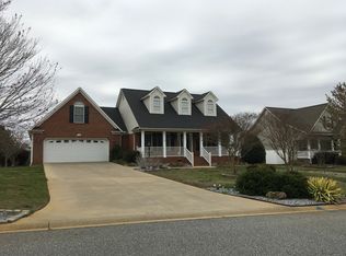 1061 Corie Crest Dr, Boiling Springs, SC 29316
