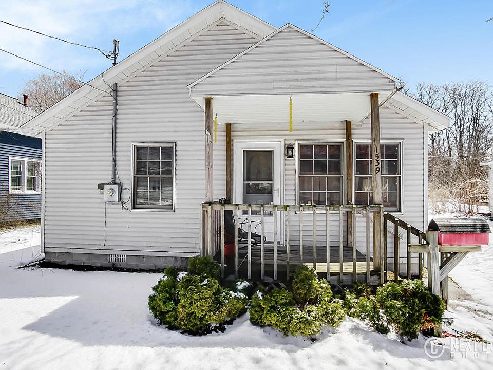 1st image of 1539 Montgomery Ave