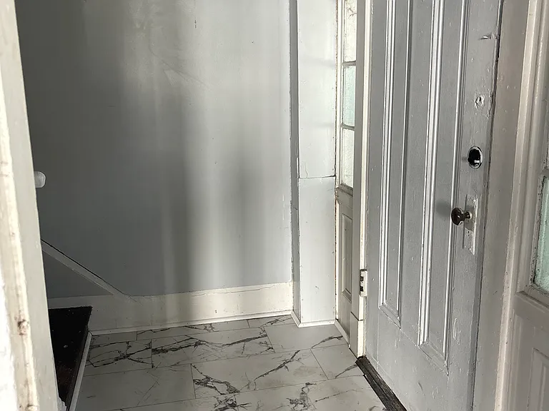 307 E Superior St — Photo 14