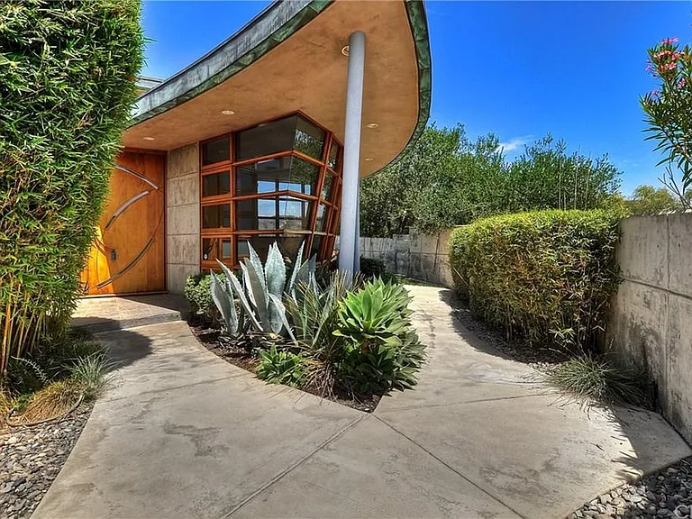 1488 Pacific Ave — Photo 1