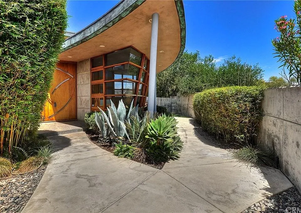 1488 Pacific Ave