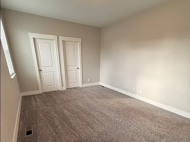 450 NE Pine St — Photo 8