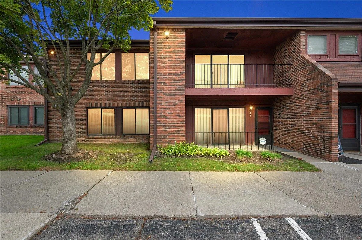 2 bed, 1.0 bath, 1012 sqft, $1,500 — Photo 1