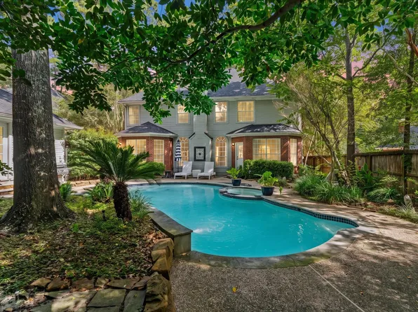 11 Golden Pl, Spring, TX 77381