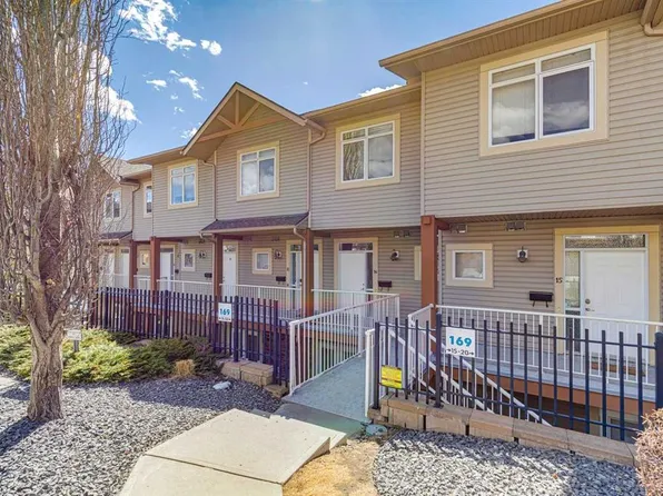 169 S Rockyledge Vw NW #14, Calgary, AB T3G 6B1