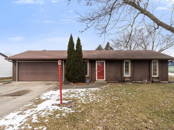 910 Harbor Walk Dr, Fort Wayne, IN 46819