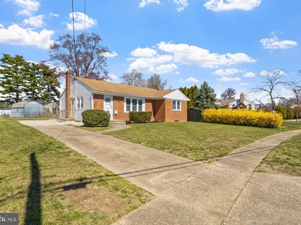 4 Meadow Lark Rd, Stratford, NJ 08084