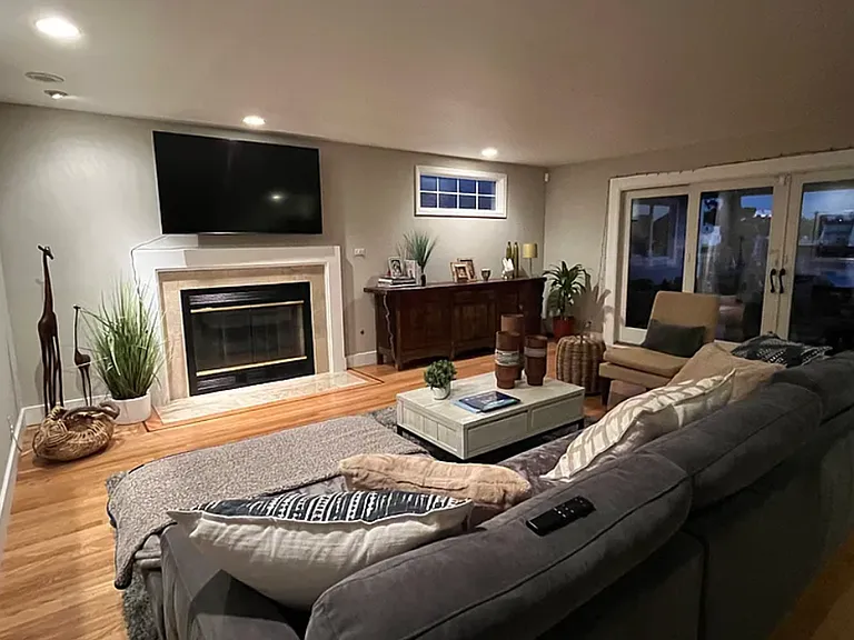 1717 Lake St — Photo 3