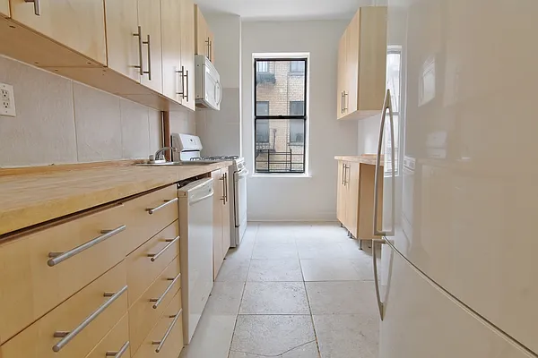 Rented by Julianna Realty Corp | media 21