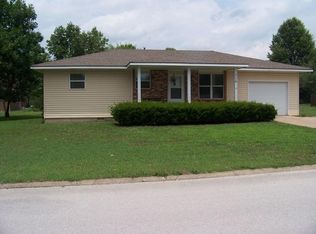 716 Filmore St, Mount Vernon, MO 65712