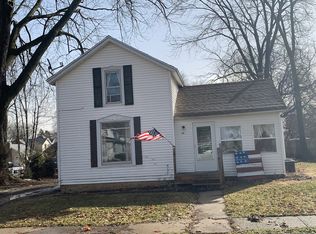 107 S 4th Ave, Forreston, IL 61030