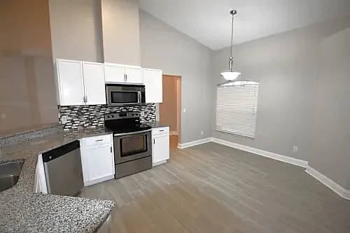 11131 Lakeside Vista Dr — Photo 4