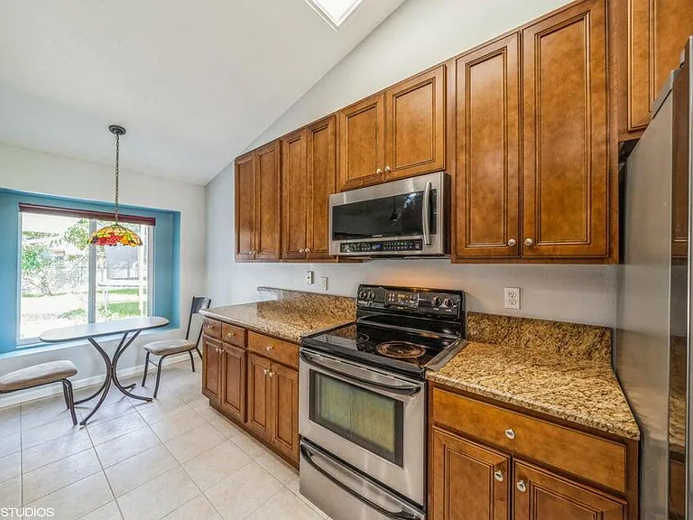 5493 NW Evanston Ave — Photo 4