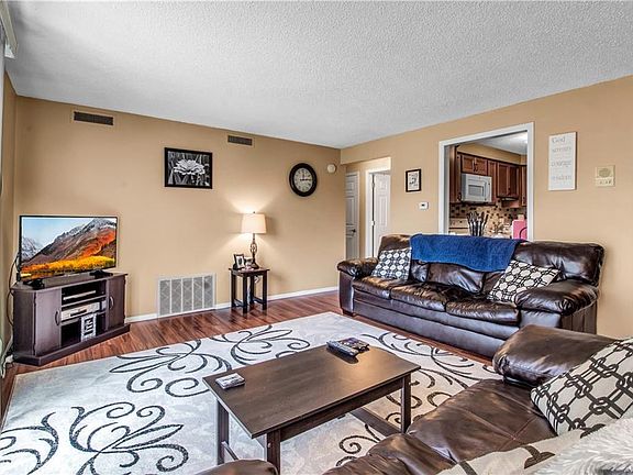 2nd image of 42 Foxberry Dr #B
