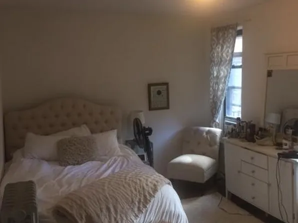 1649 N Wells St APT 1C, Chicago, IL 60614