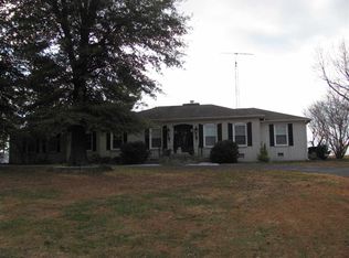 339 Lakeview Dr, Mayfield, KY 42066